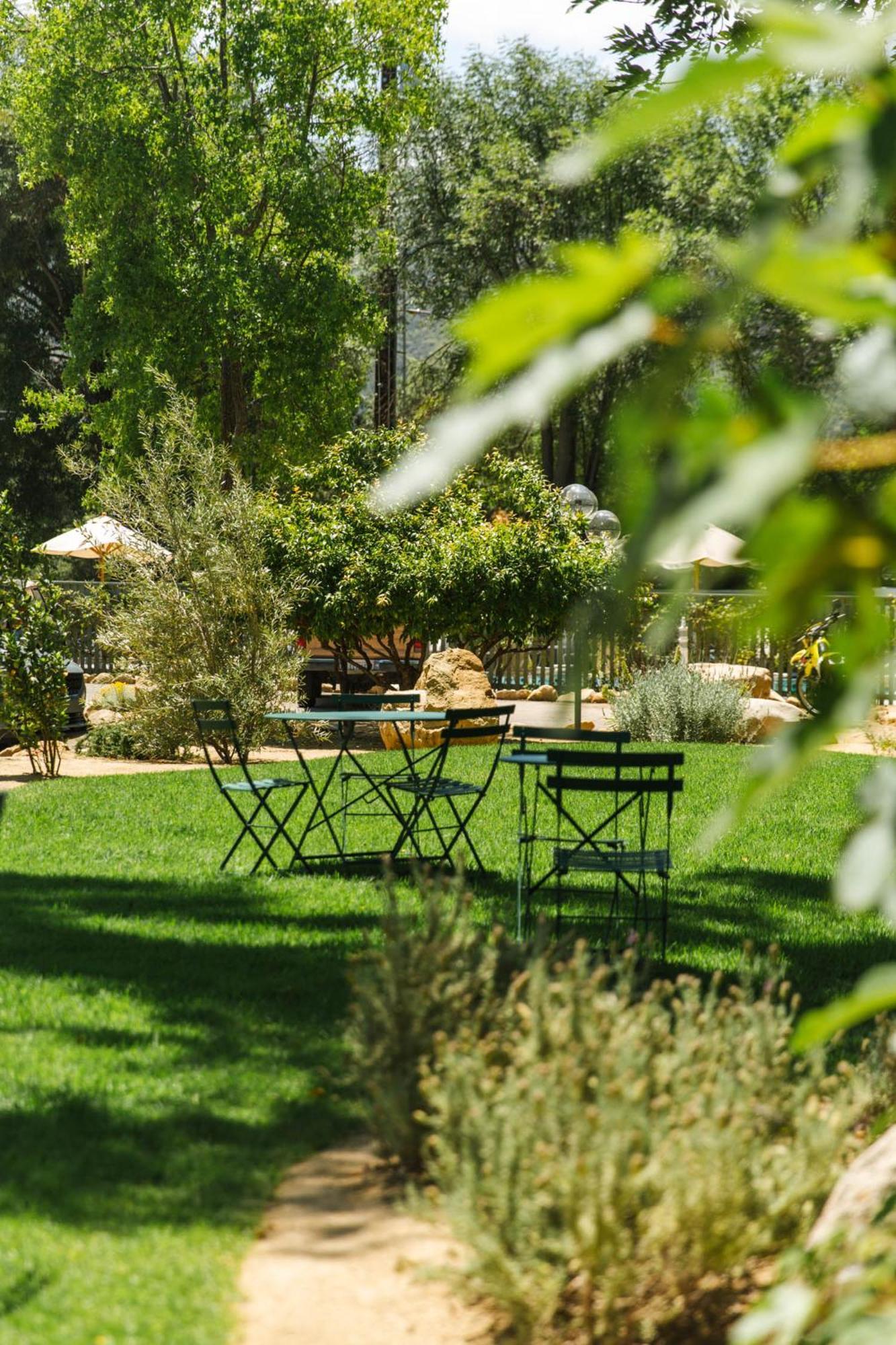 Hummingbird Inn Ojai Exterior photo