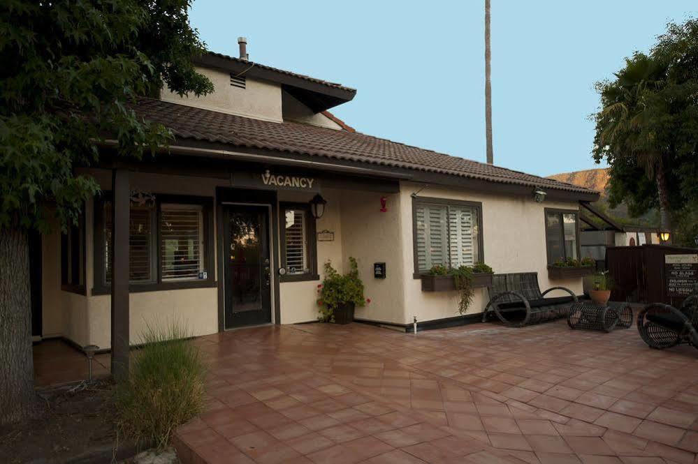 Hummingbird Inn Ojai Exterior photo